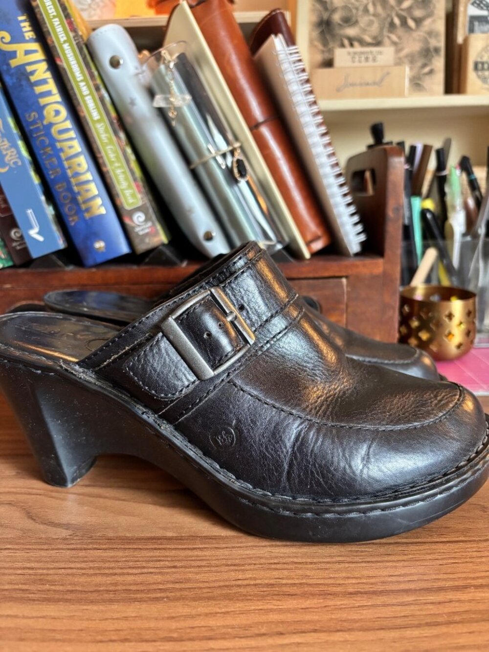 Born Black Leather Mule Heeled Clog Shoes With Buckle Detail Womens Size 9
